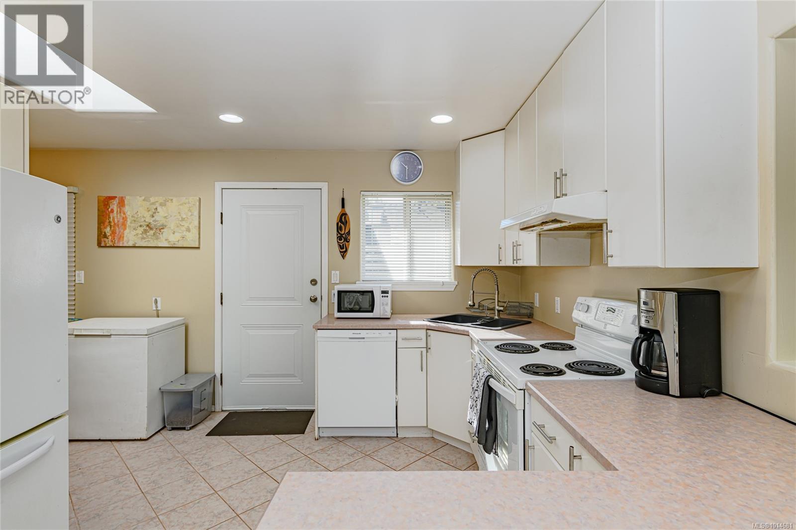  165 Lake Park Road, Lake Cowichan