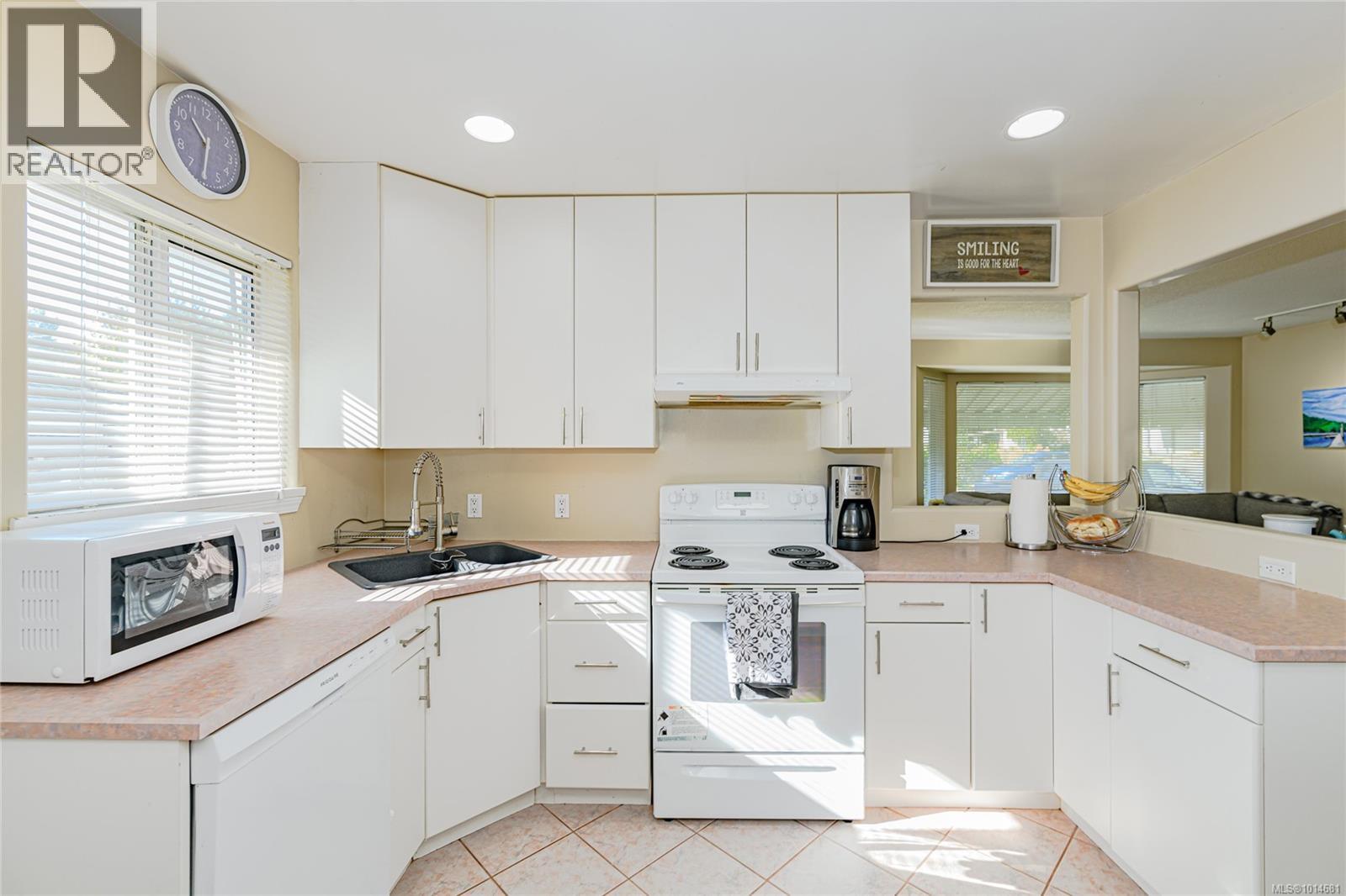  165 Lake Park Road, Lake Cowichan