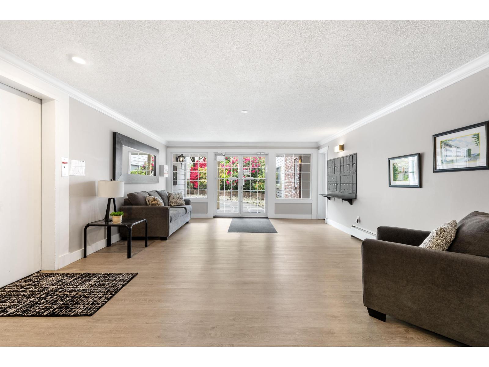 305 15010 ROPER AVENUE, White Rock