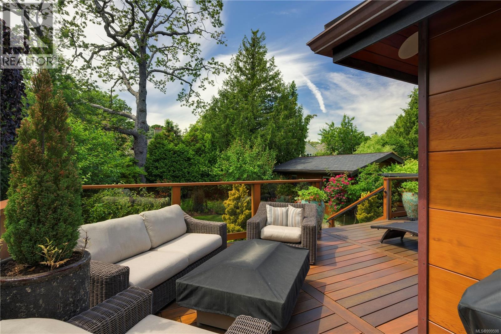 626 Monterey Ave, Oak Bay