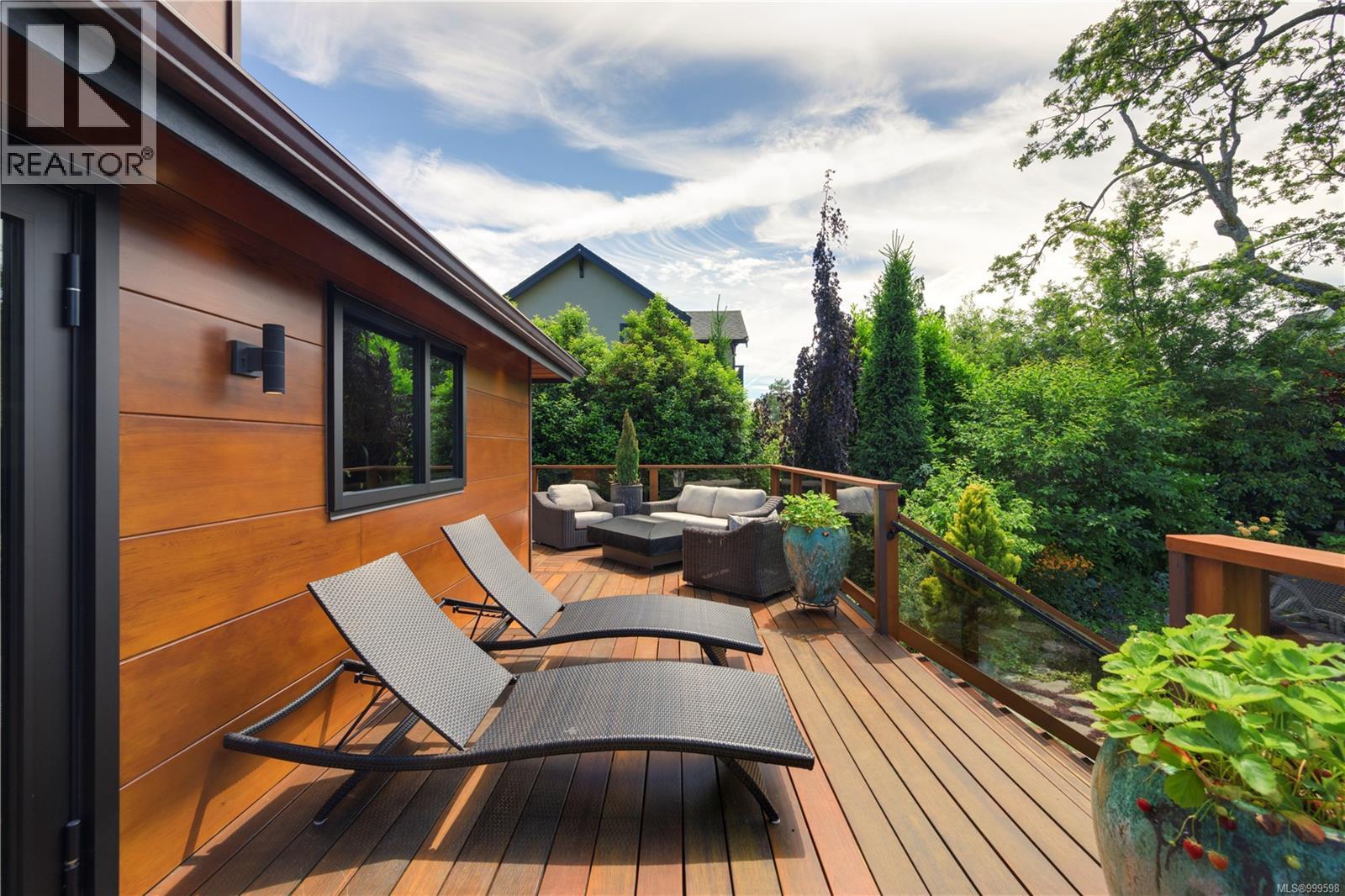 626 Monterey Ave, Oak Bay