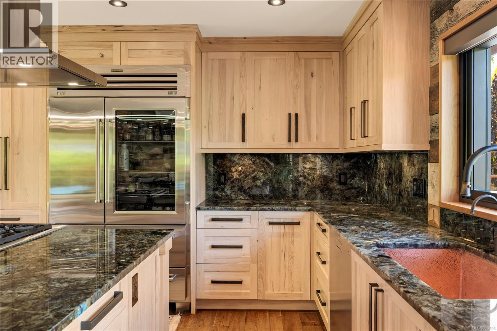 626 Monterey Ave, Oak Bay
