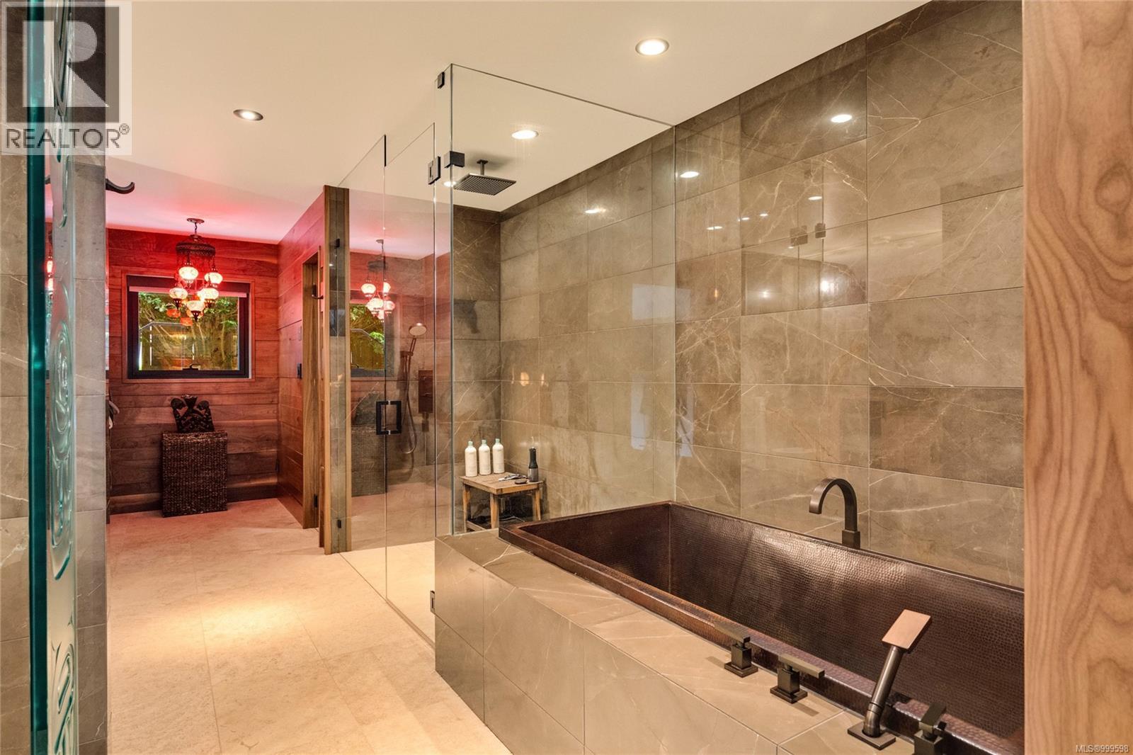 626 Monterey Ave, Oak Bay