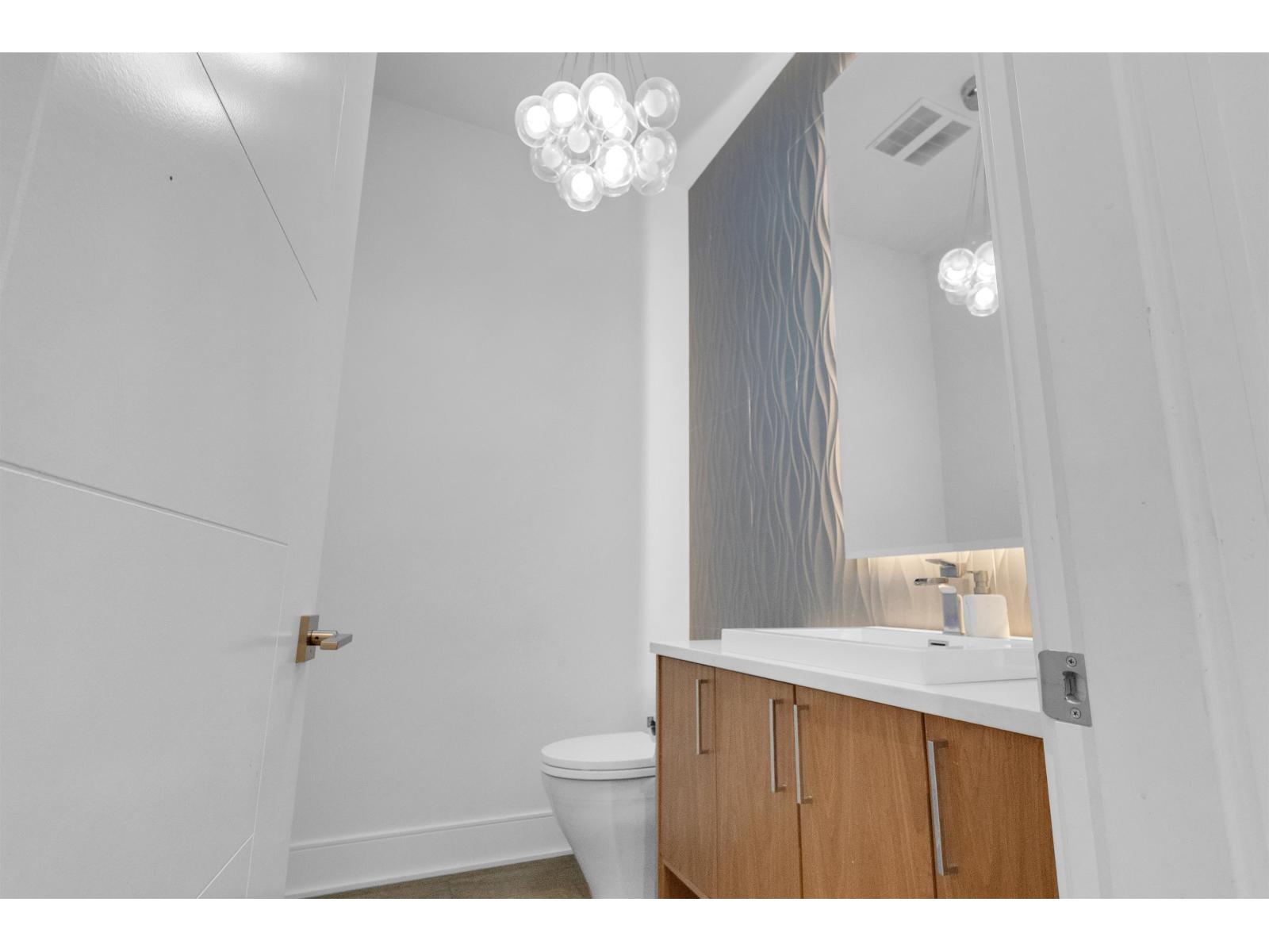 1440 MAPLE STREET, White Rock