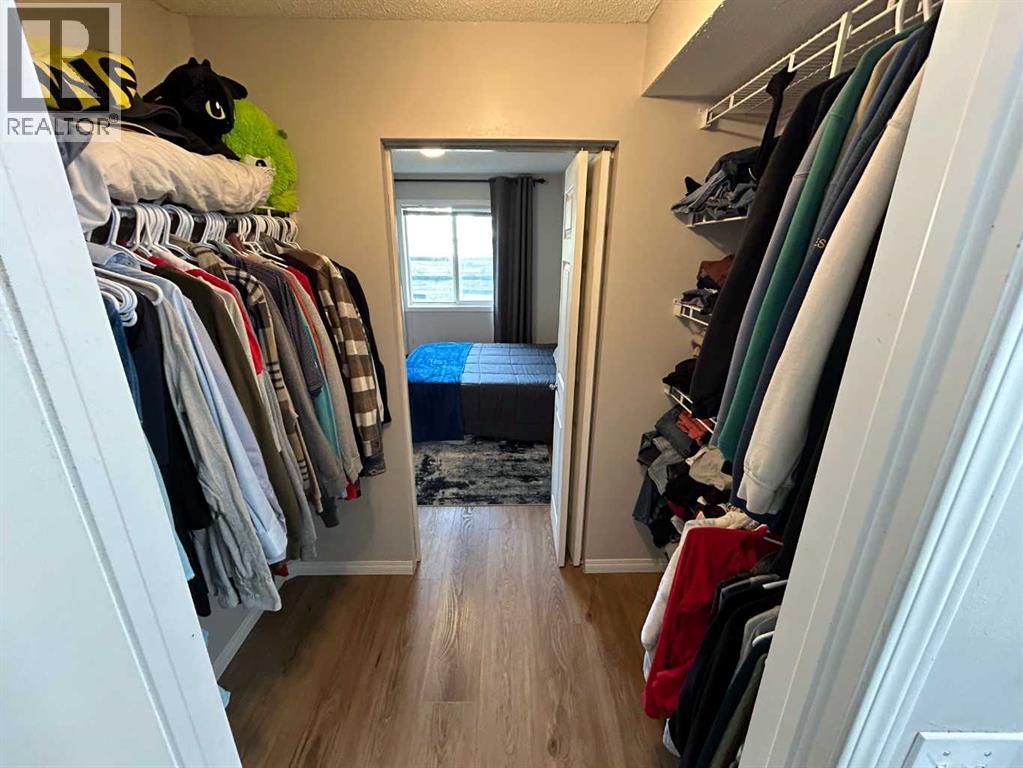 505 Railway Street West, Cochrane
