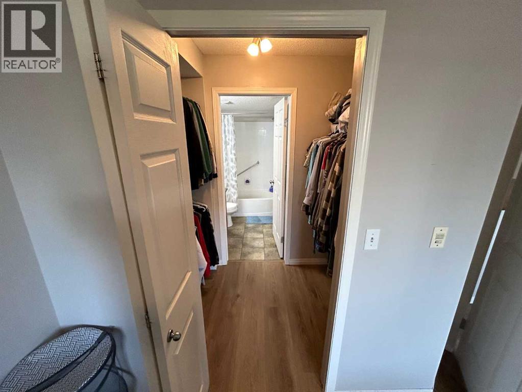 505 Railway Street West, Cochrane