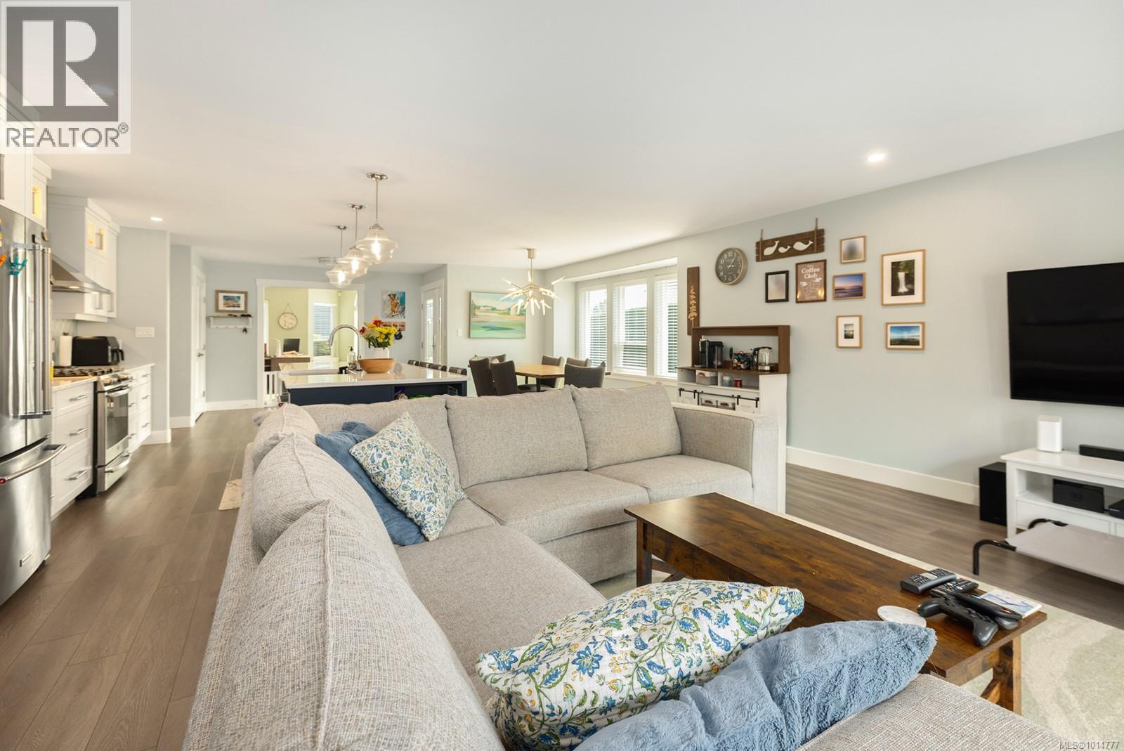 6004 Trillium Way, Duncan