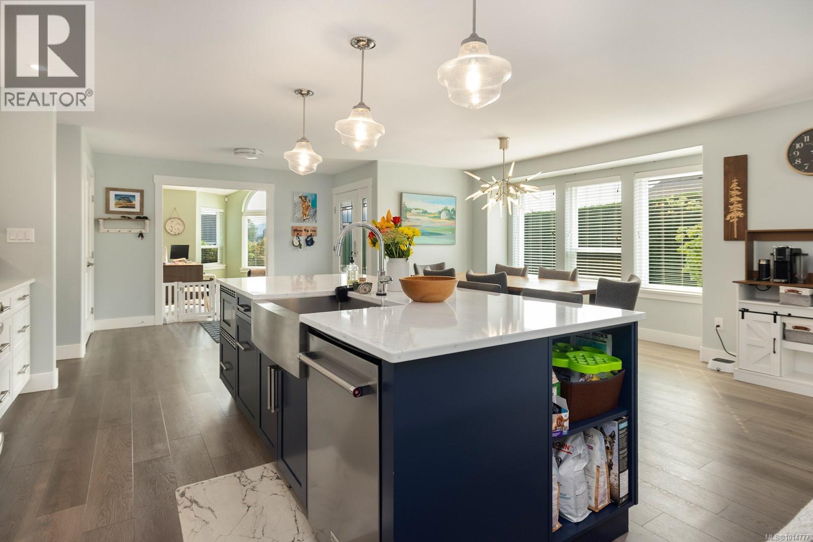 6004 Trillium Way, Duncan