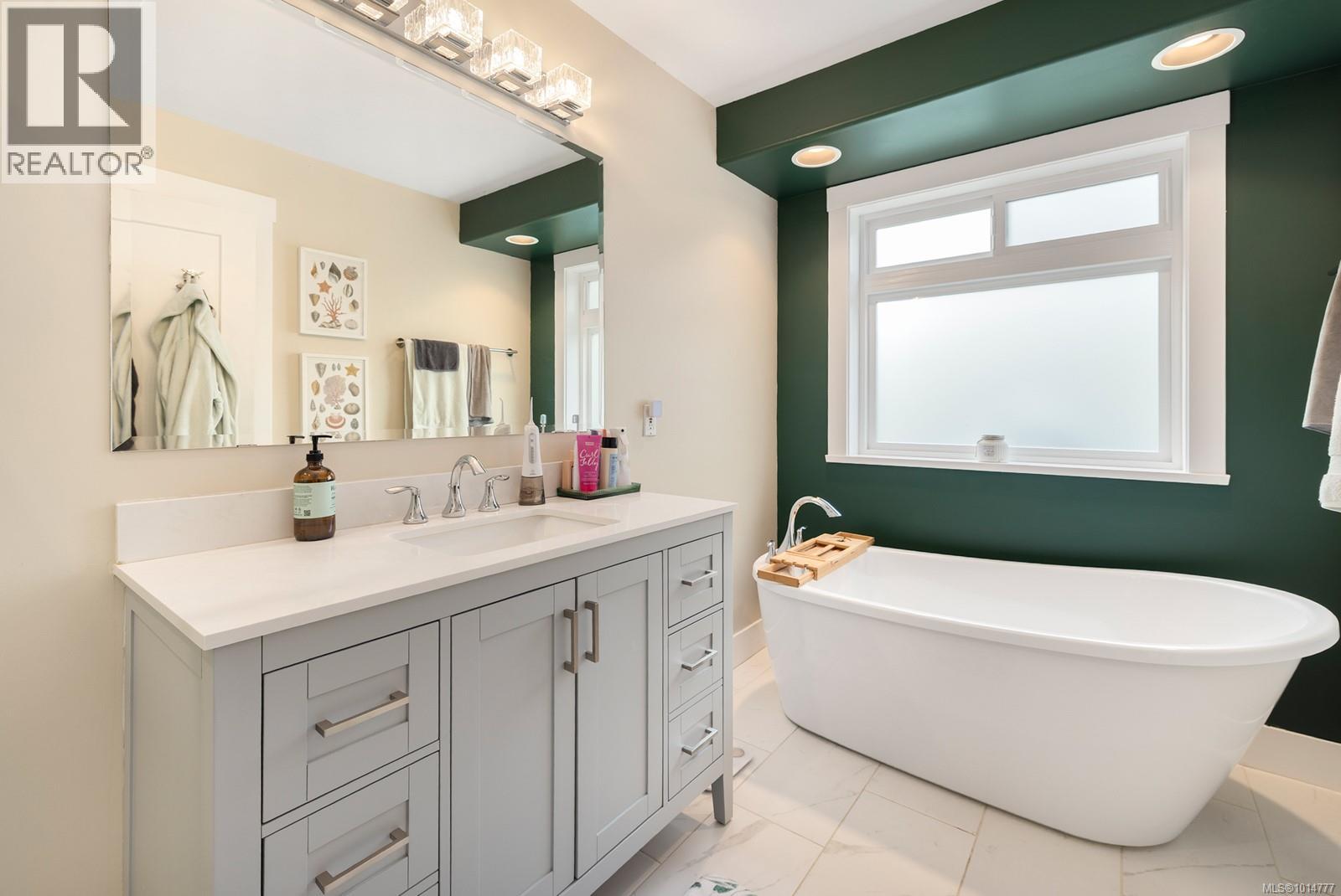 6004 Trillium Way, Duncan