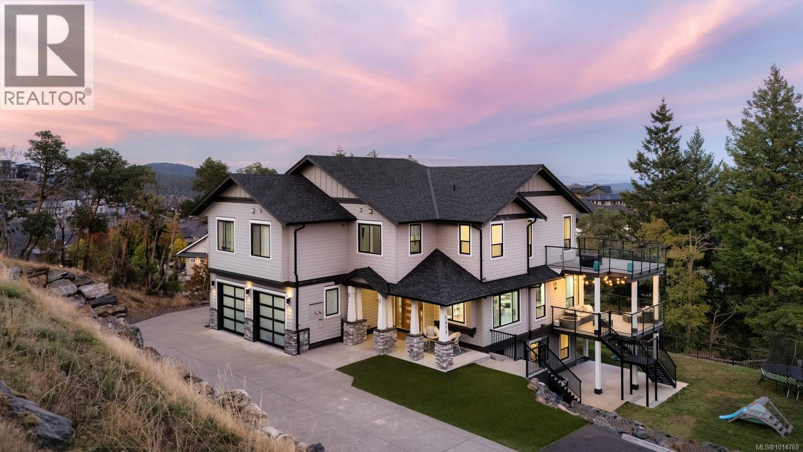 1414 Grand Forest Close, Langford