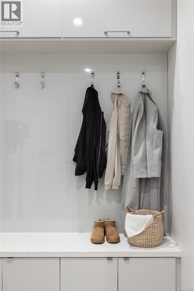  1414 Grand Forest Close, Langford