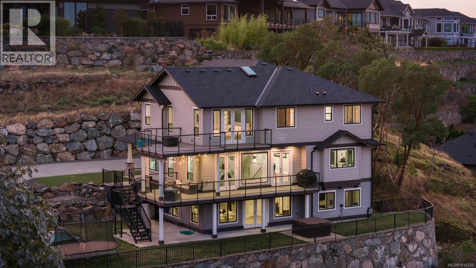  1414 Grand Forest Close, Langford