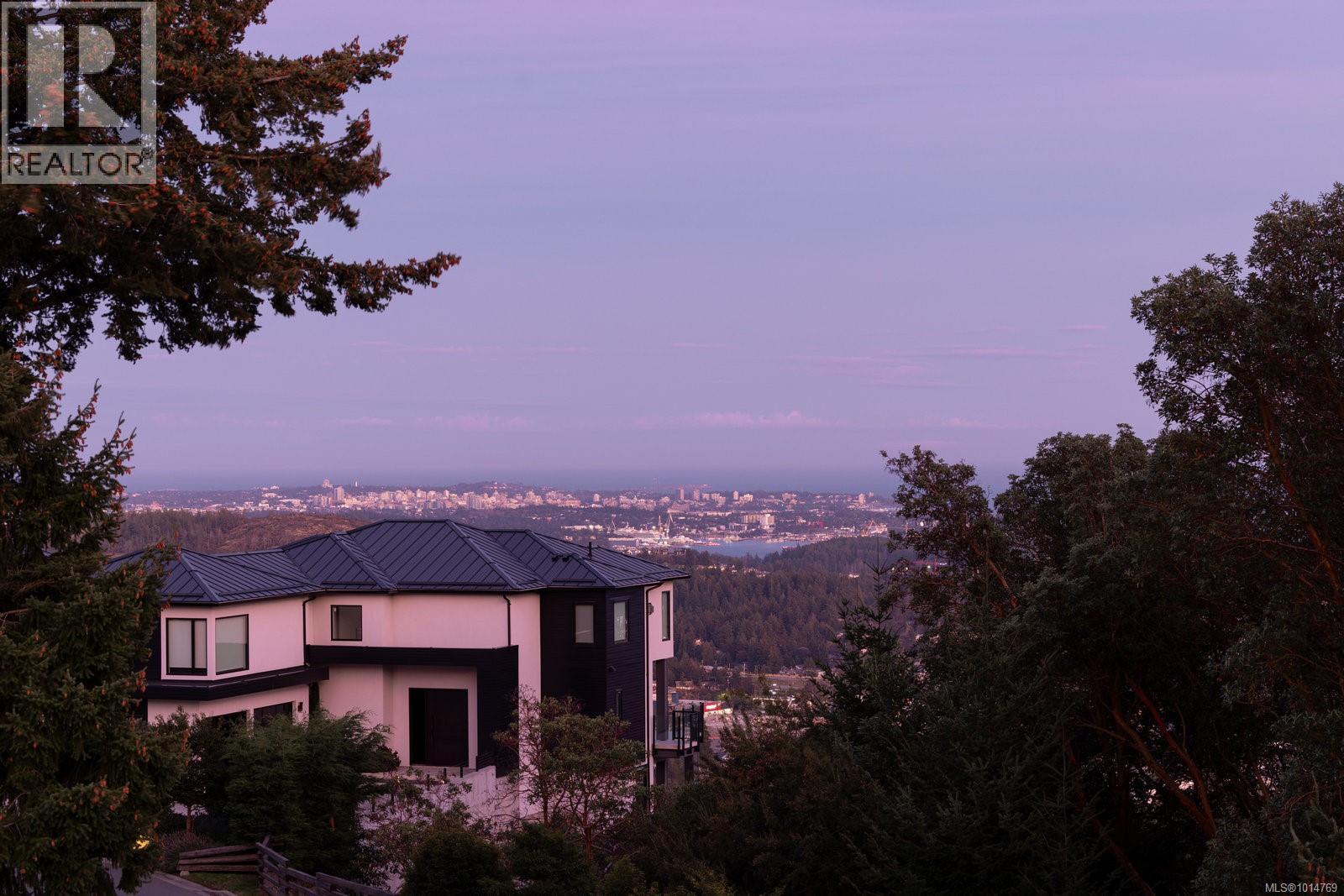  1414 Grand Forest Close, Langford