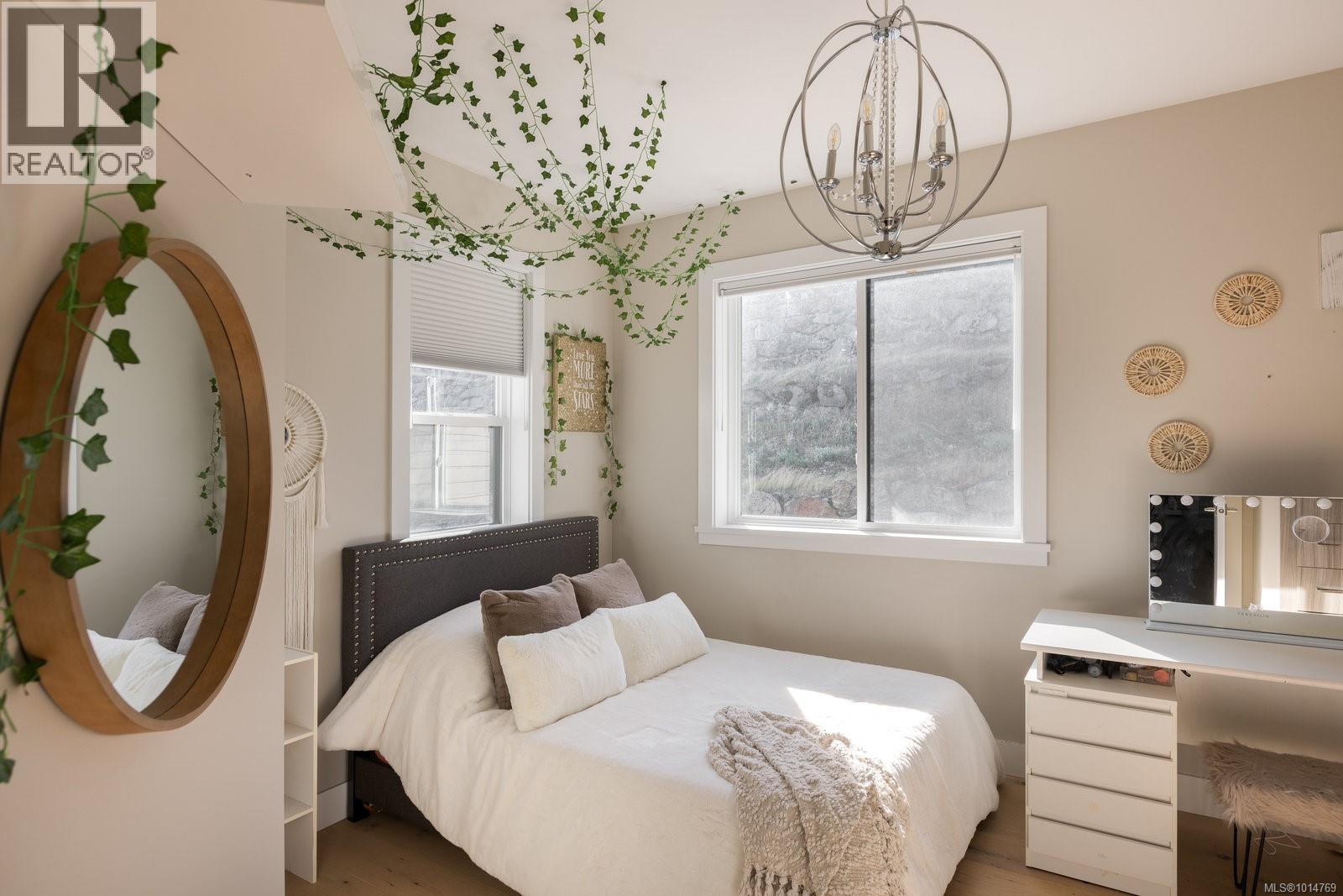  1414 Grand Forest Close, Langford