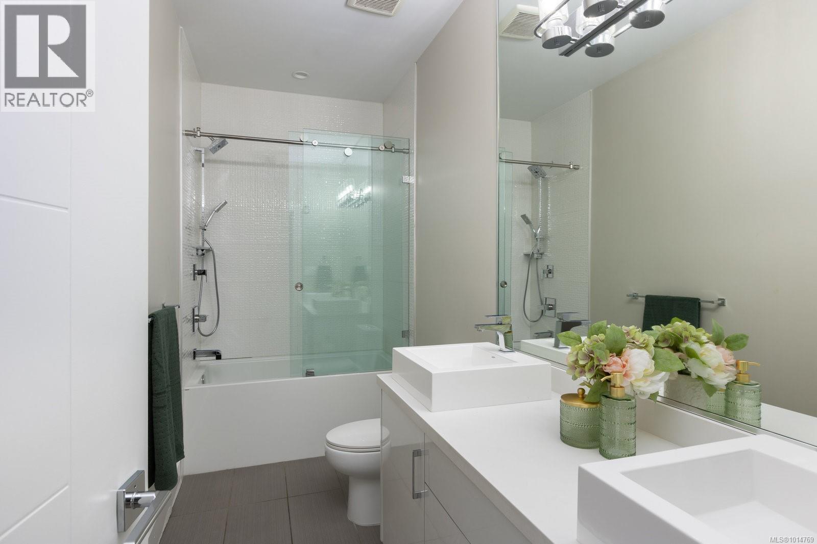  1414 Grand Forest Close, Langford