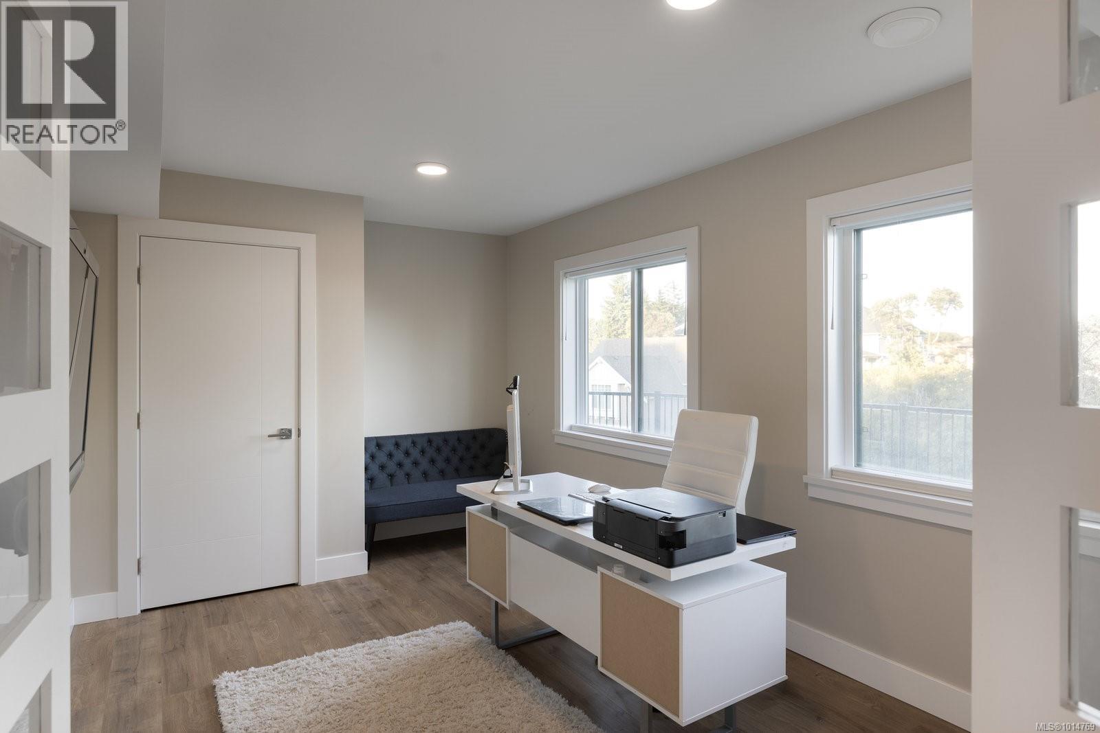  1414 Grand Forest Close, Langford