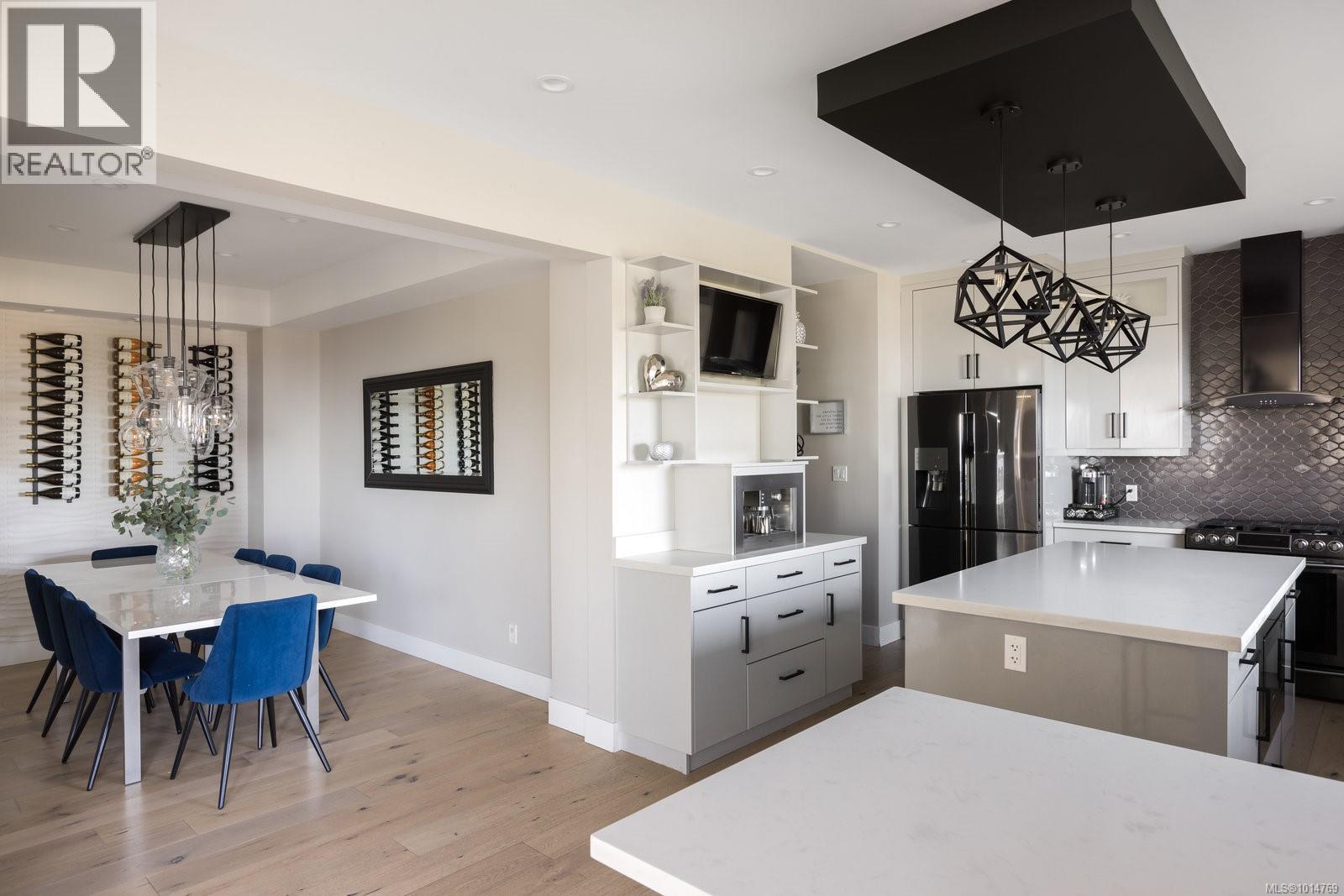 1414 Grand Forest Close, Langford