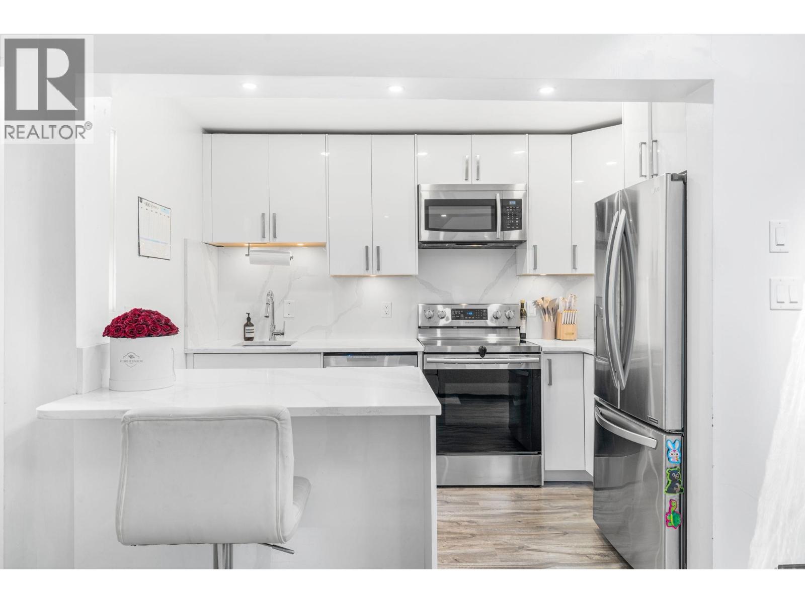 4869 CAPILANO ROAD, North Vancouver