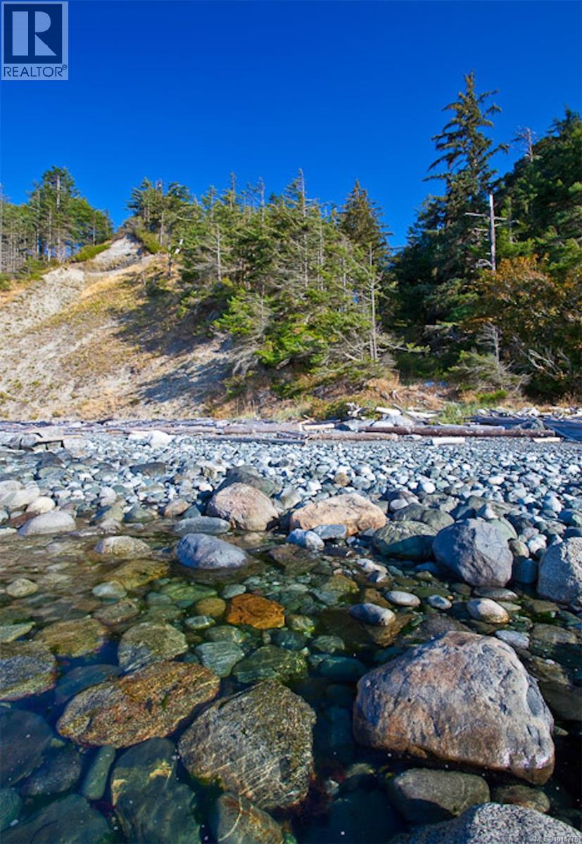 SL7 129 Joyce Rd, Quadra Island