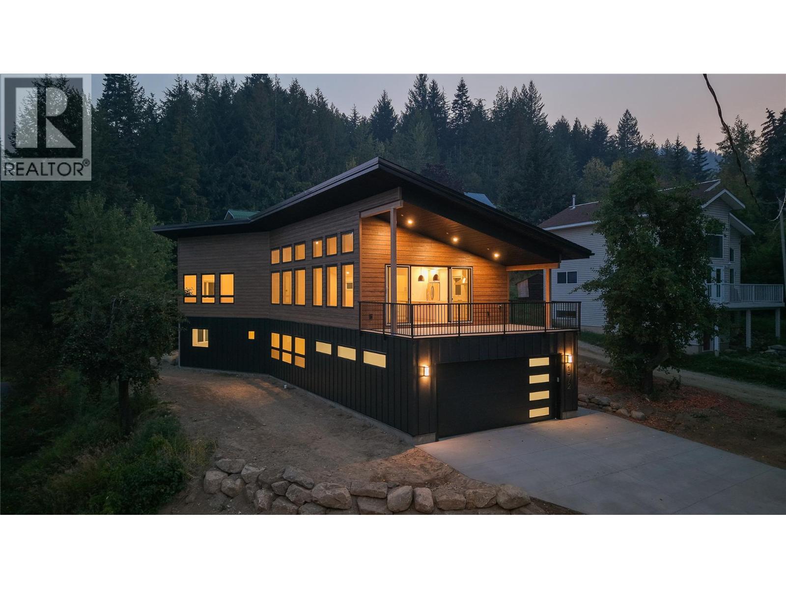 1572 Treadwell Street, Rossland