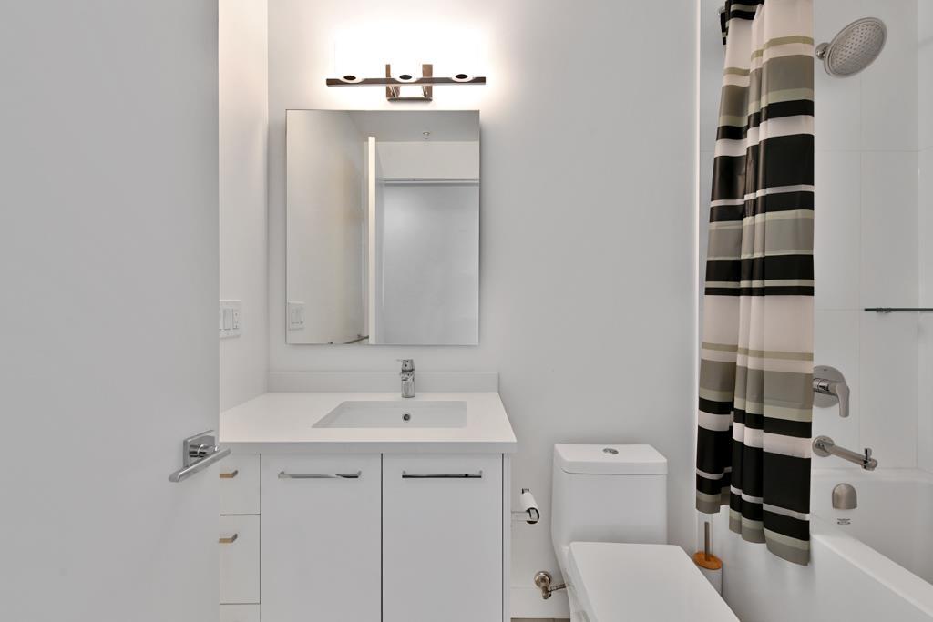 1902 1588 JOHNSTON ROAD, White Rock