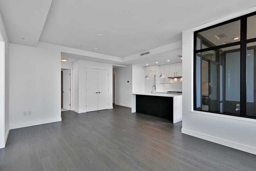1902 1588 JOHNSTON ROAD, White Rock