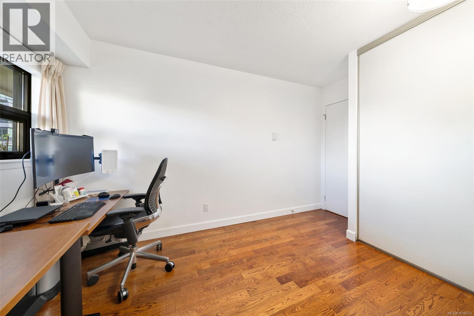 404 770 Cormorant Street, Victoria