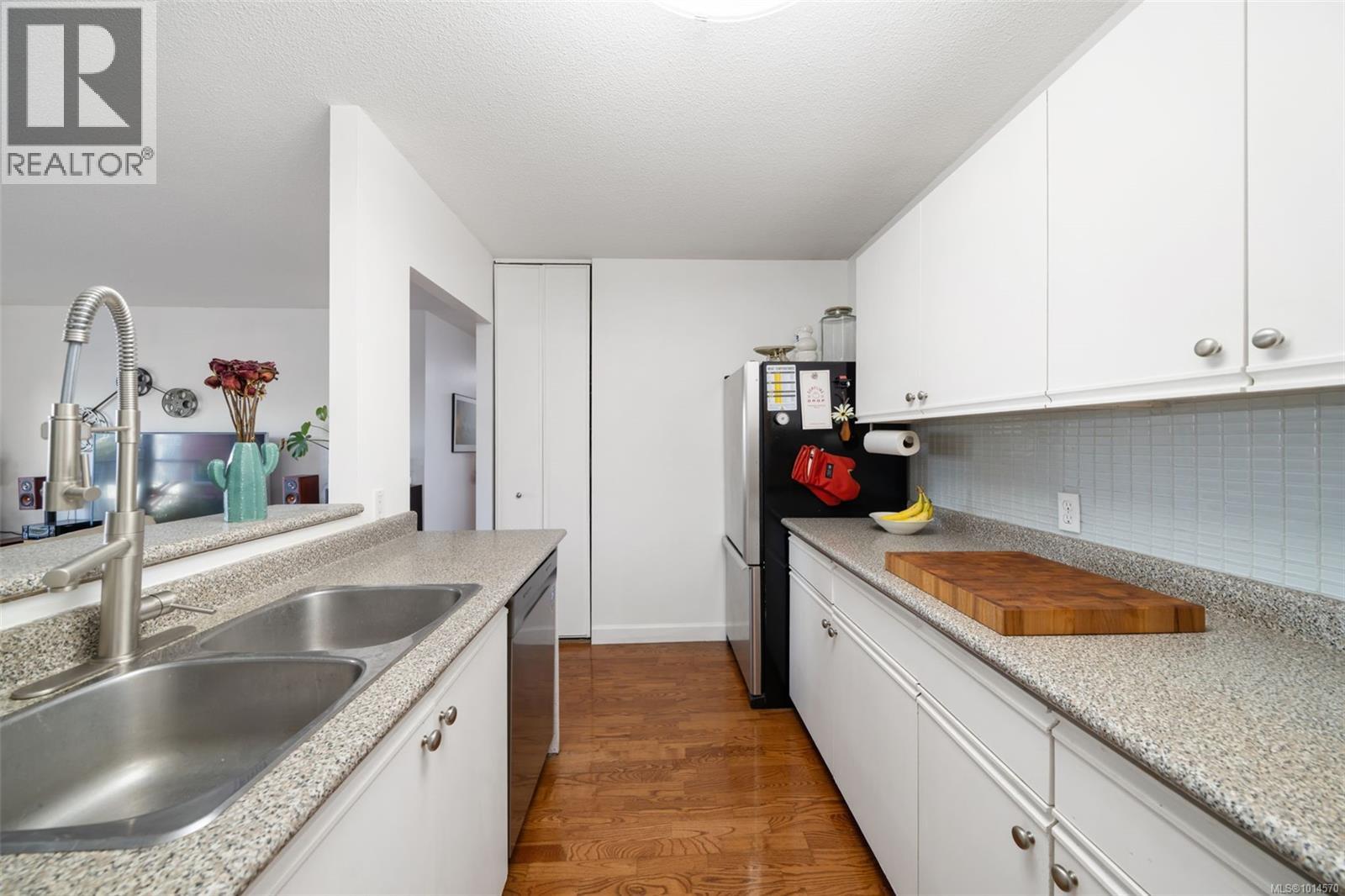 404 770 Cormorant Street, Victoria