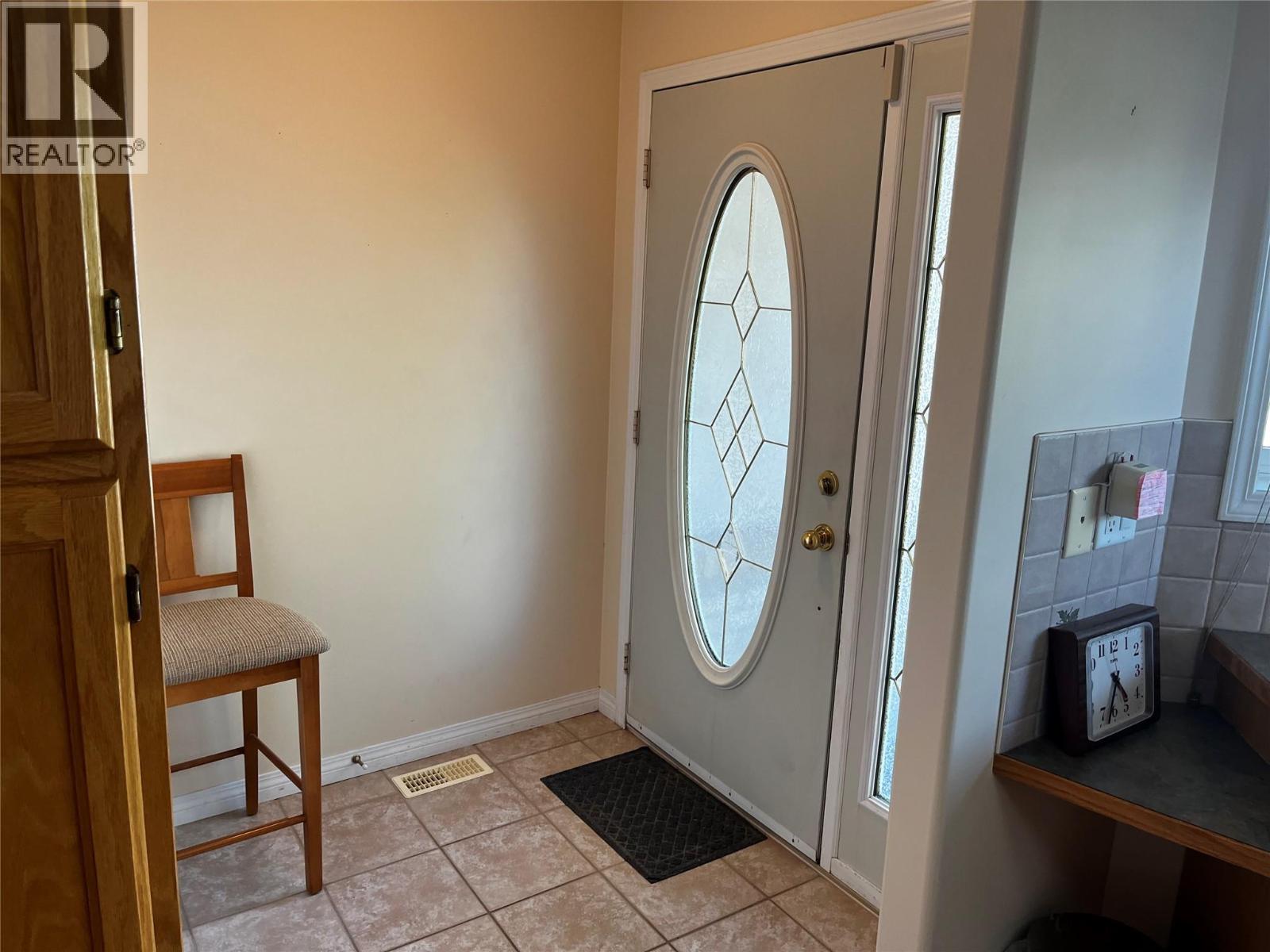 6108 Saint Martin Place, Oliver