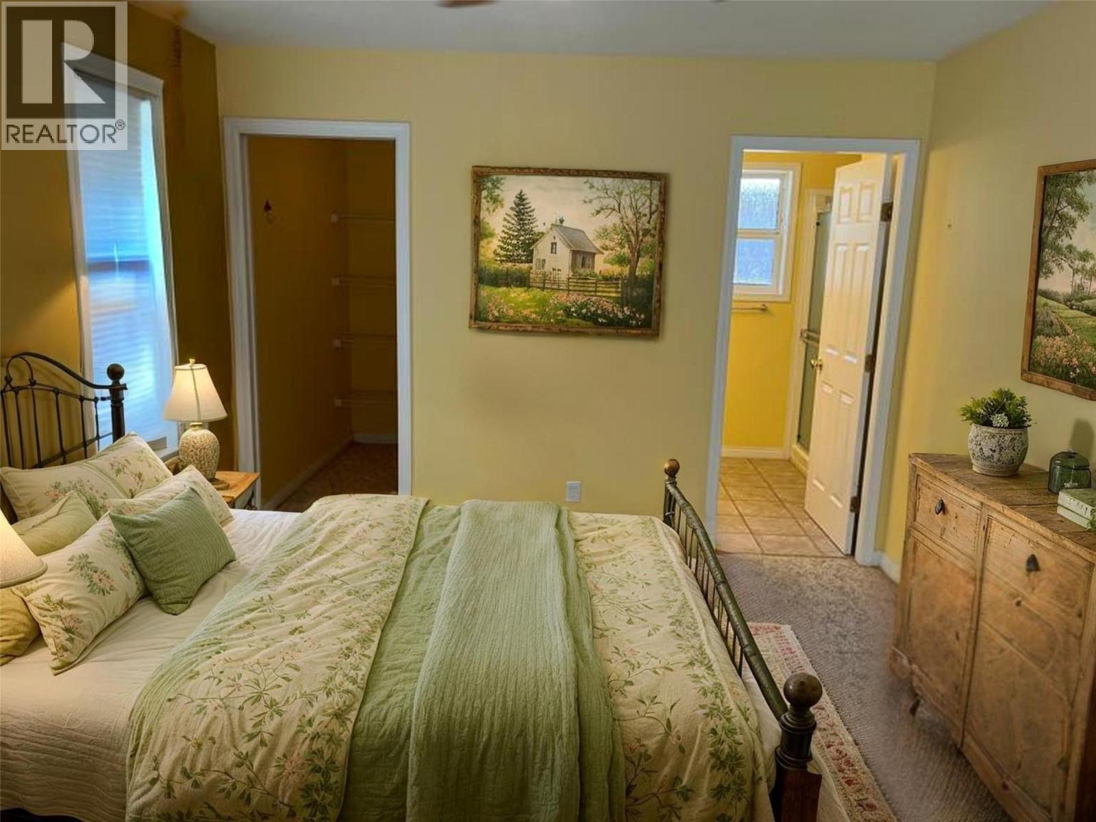 6108 Saint Martin Place, Oliver