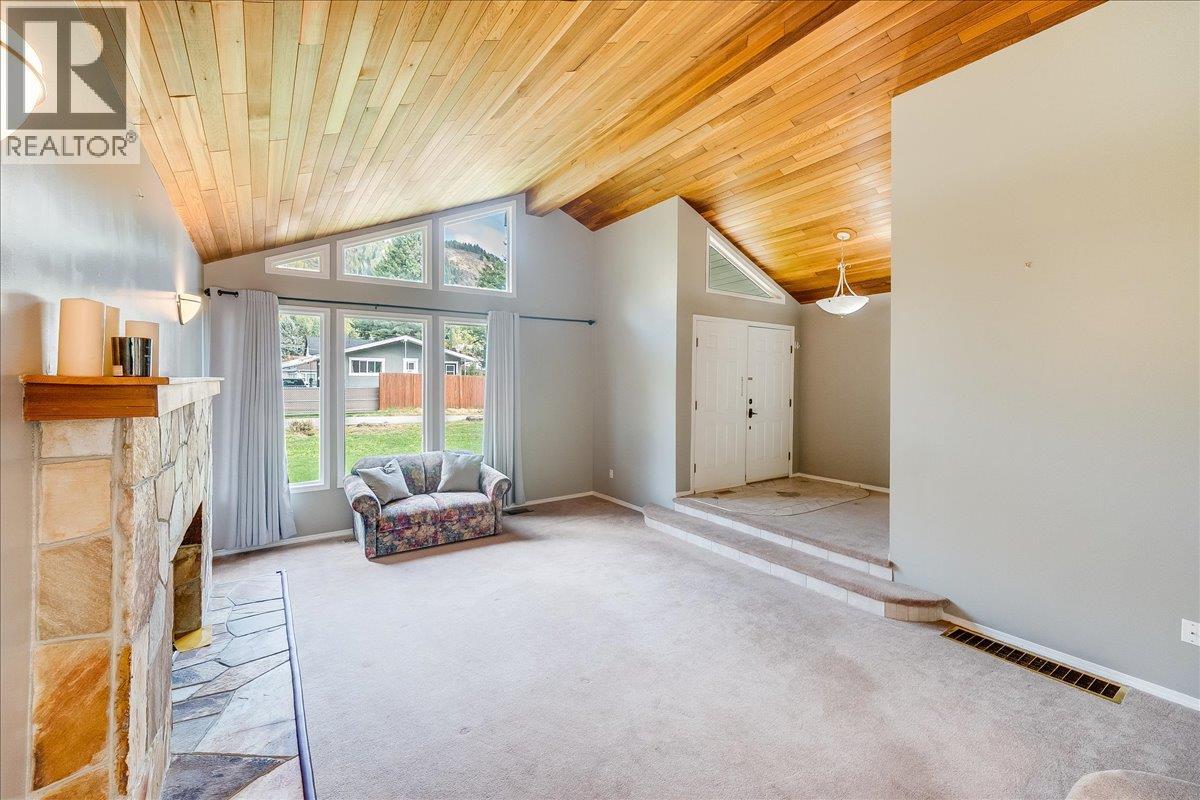 828 8th Avenue, Montrose