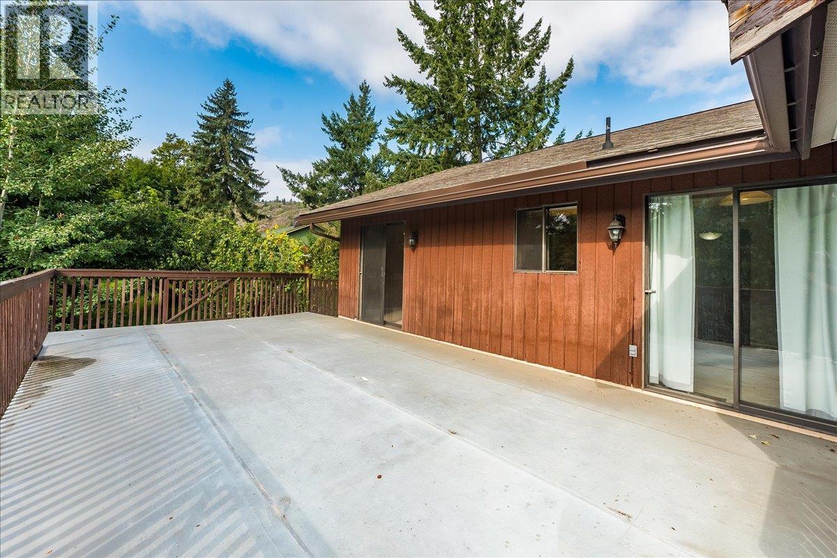 828 8th Avenue, Montrose