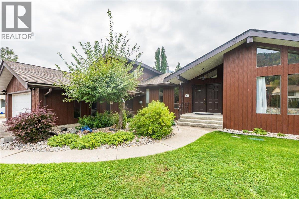 828 8th Avenue, Montrose