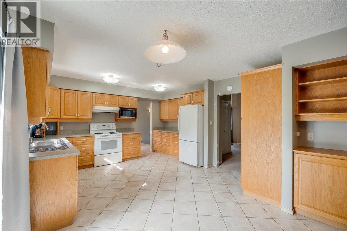 828 8th Avenue, Montrose