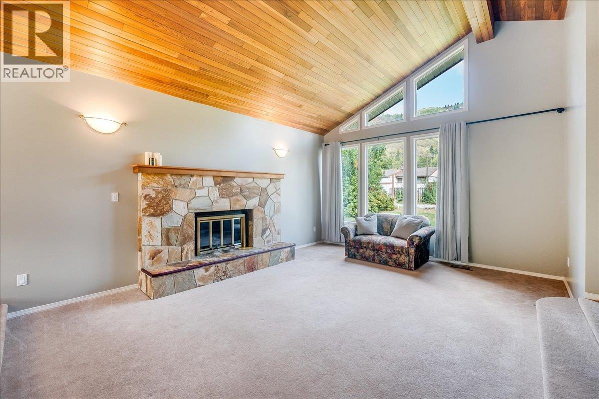 828 8th Avenue, Montrose