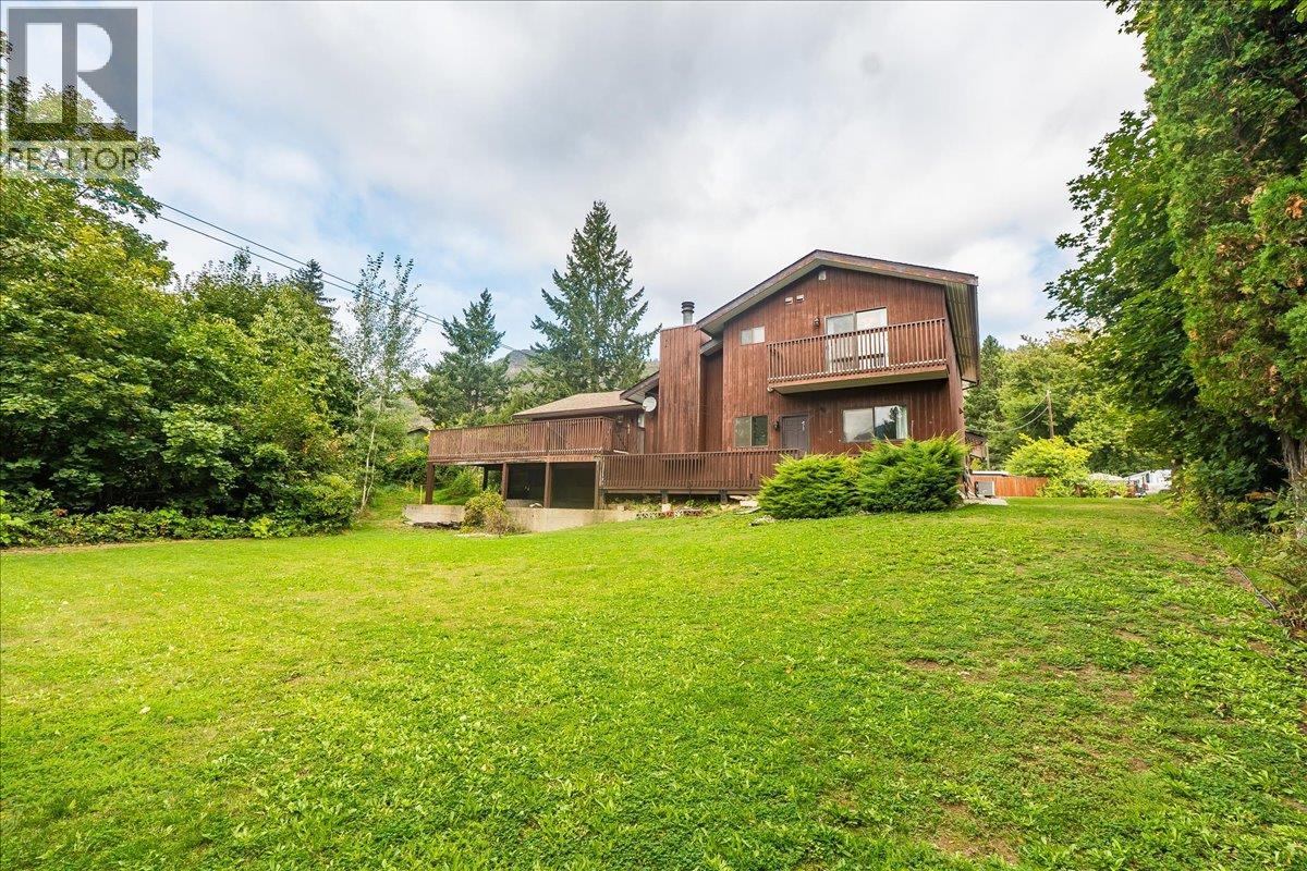 828 8th Avenue, Montrose