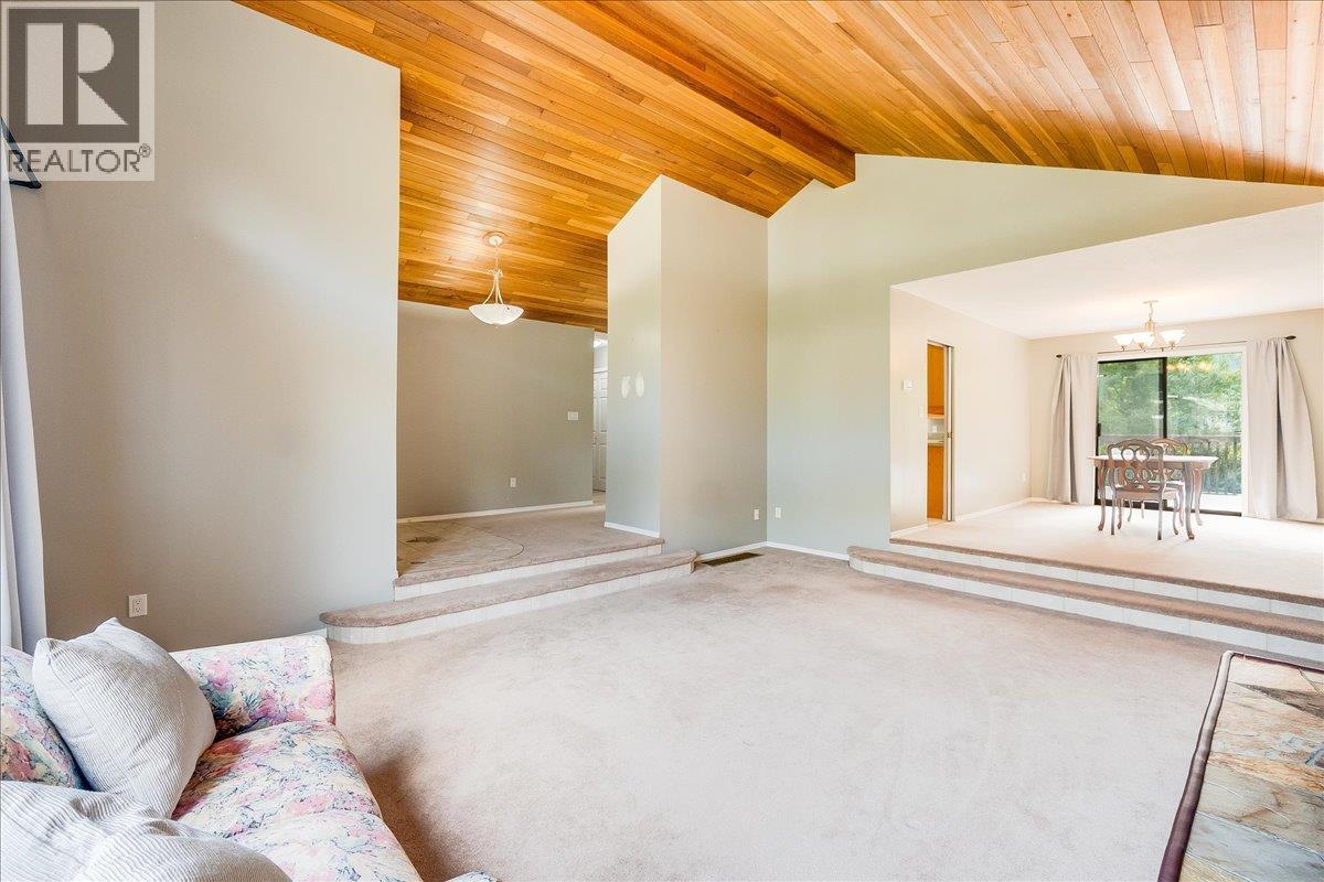 828 8th Avenue, Montrose