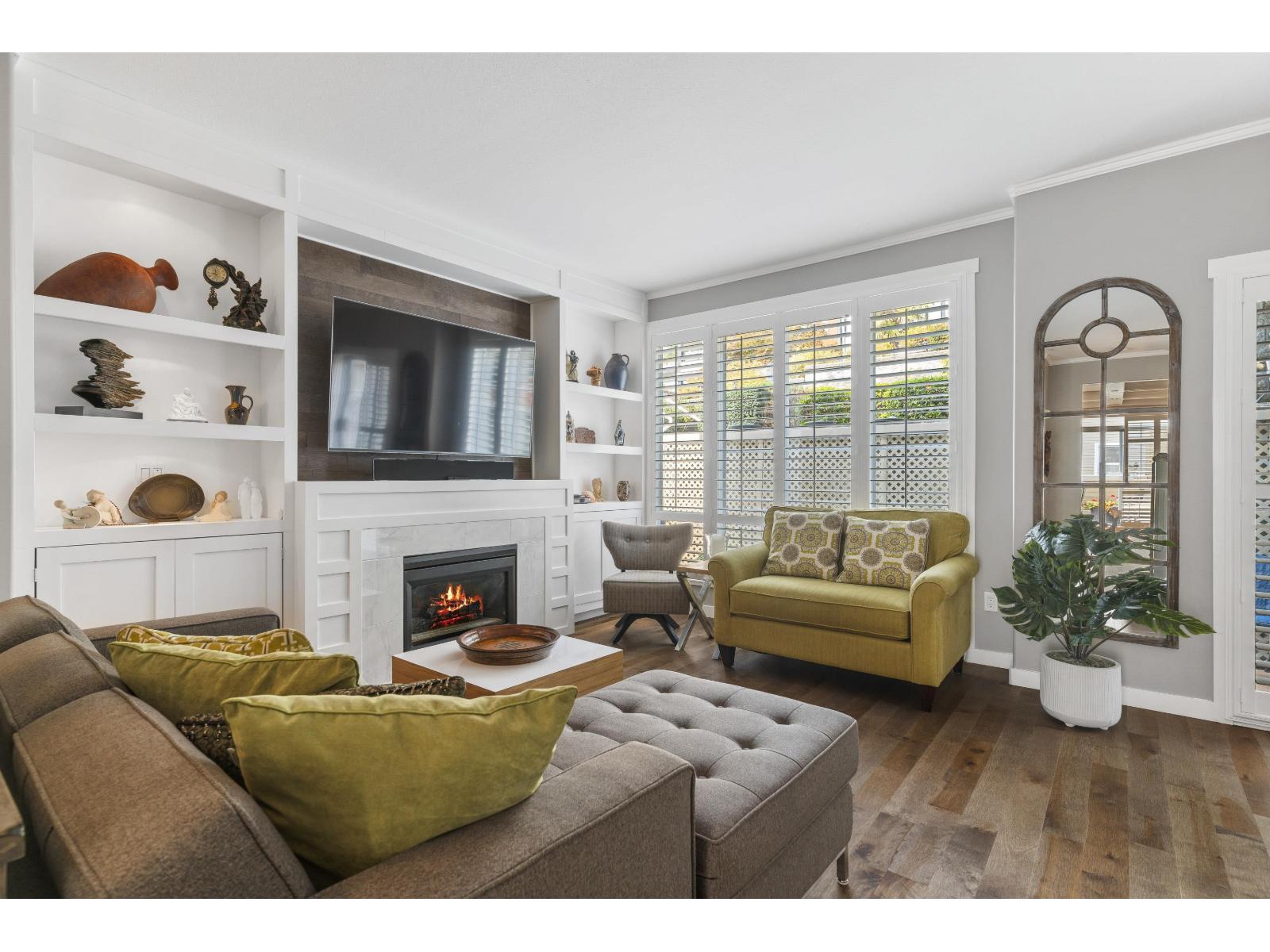 1157 VIDAL STREET, White Rock