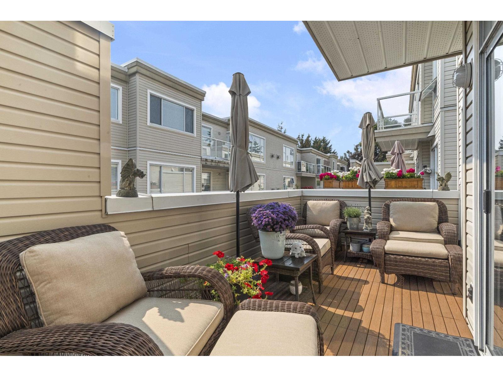1157 VIDAL STREET, White Rock