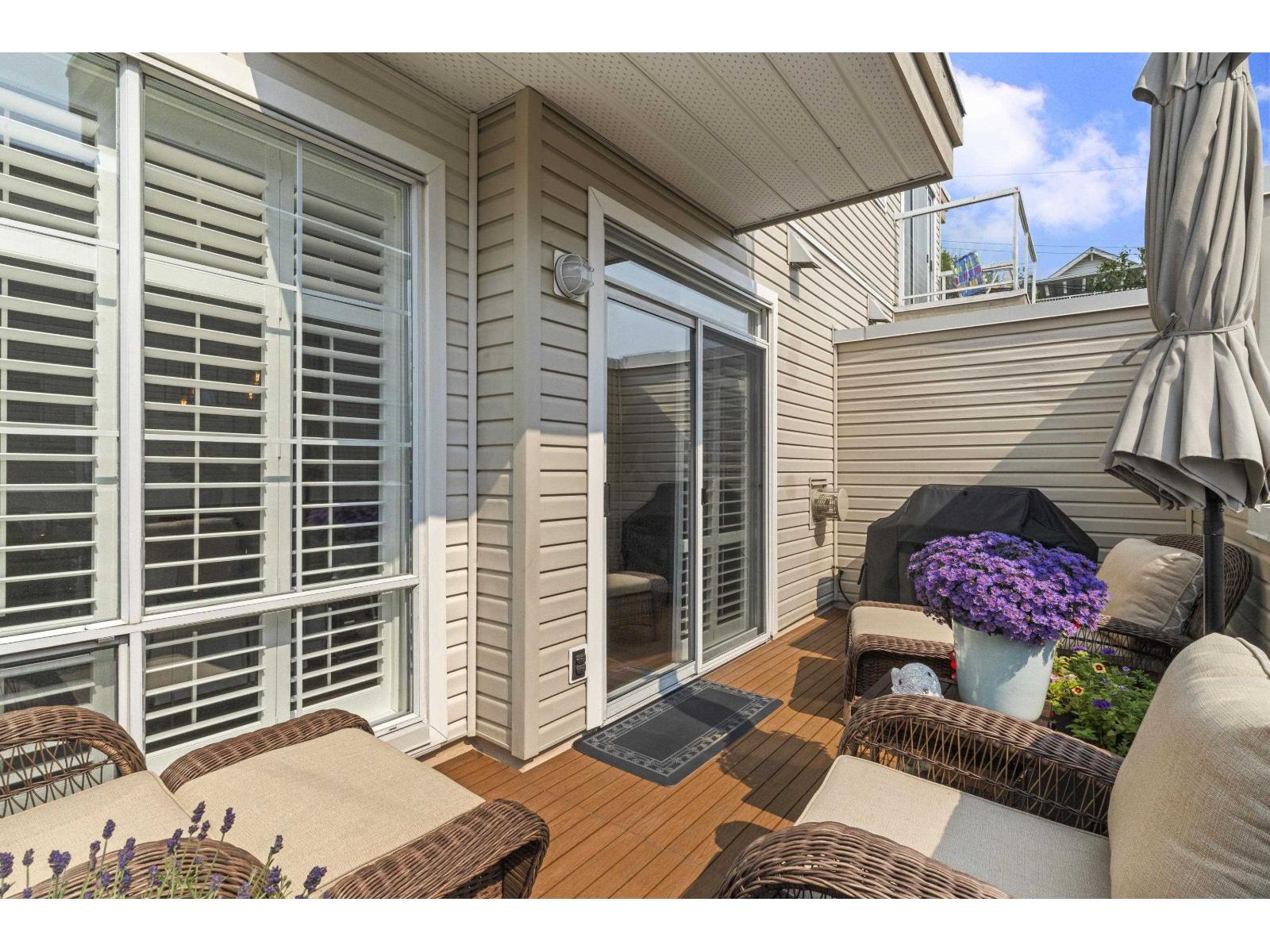 1157 VIDAL STREET, White Rock