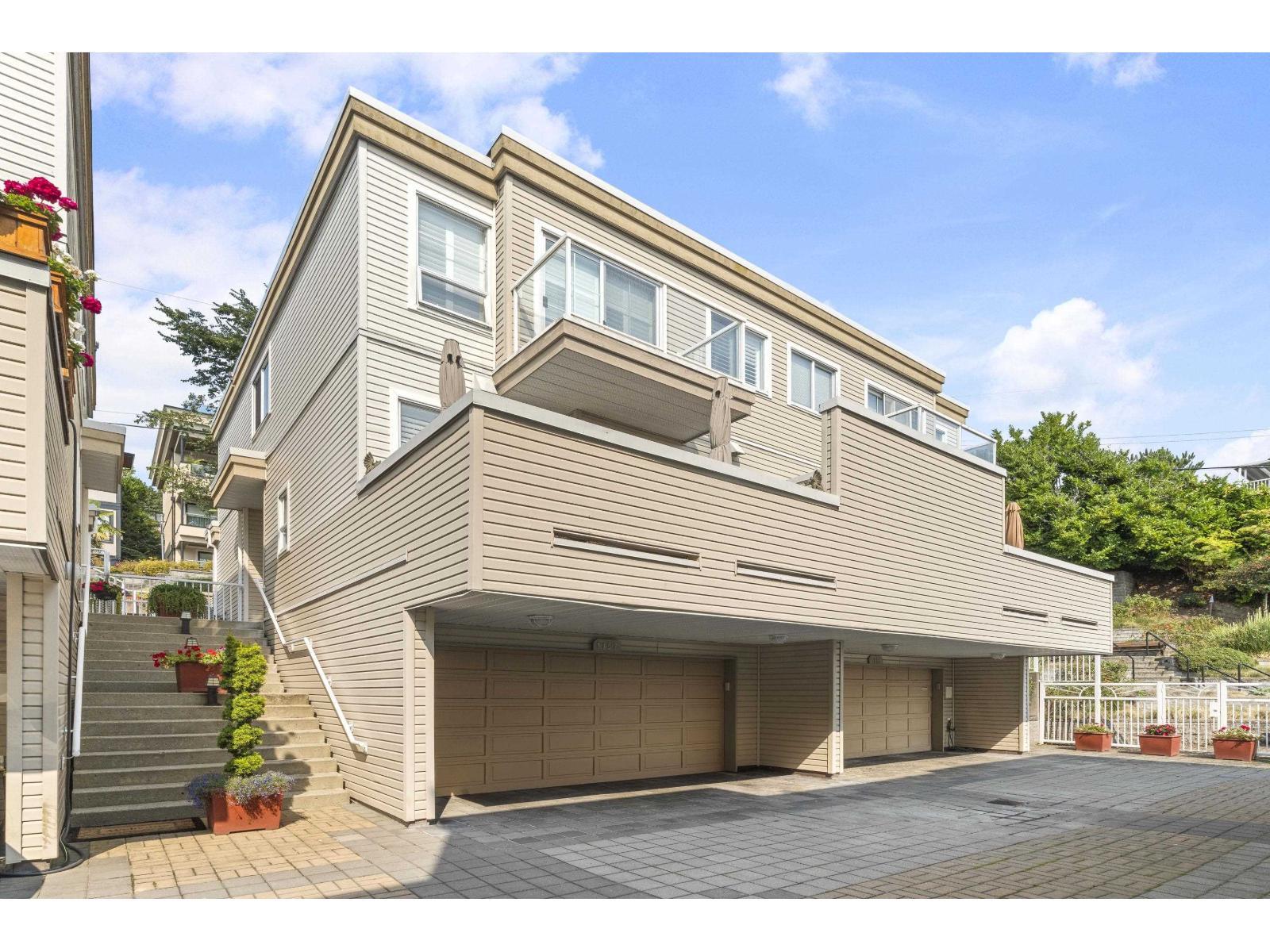 1157 VIDAL STREET, White Rock
