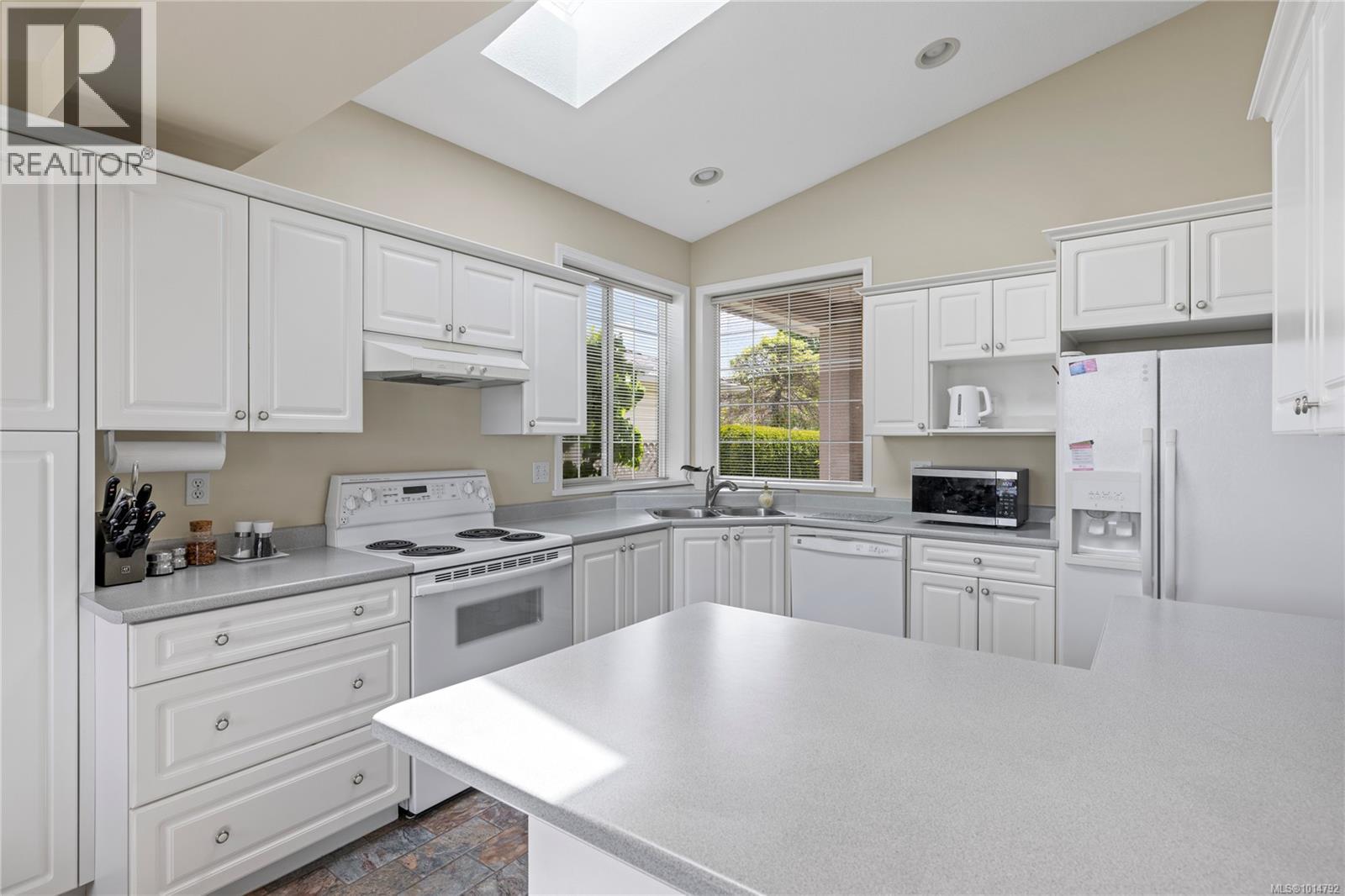 6339 Savary St, Nanaimo