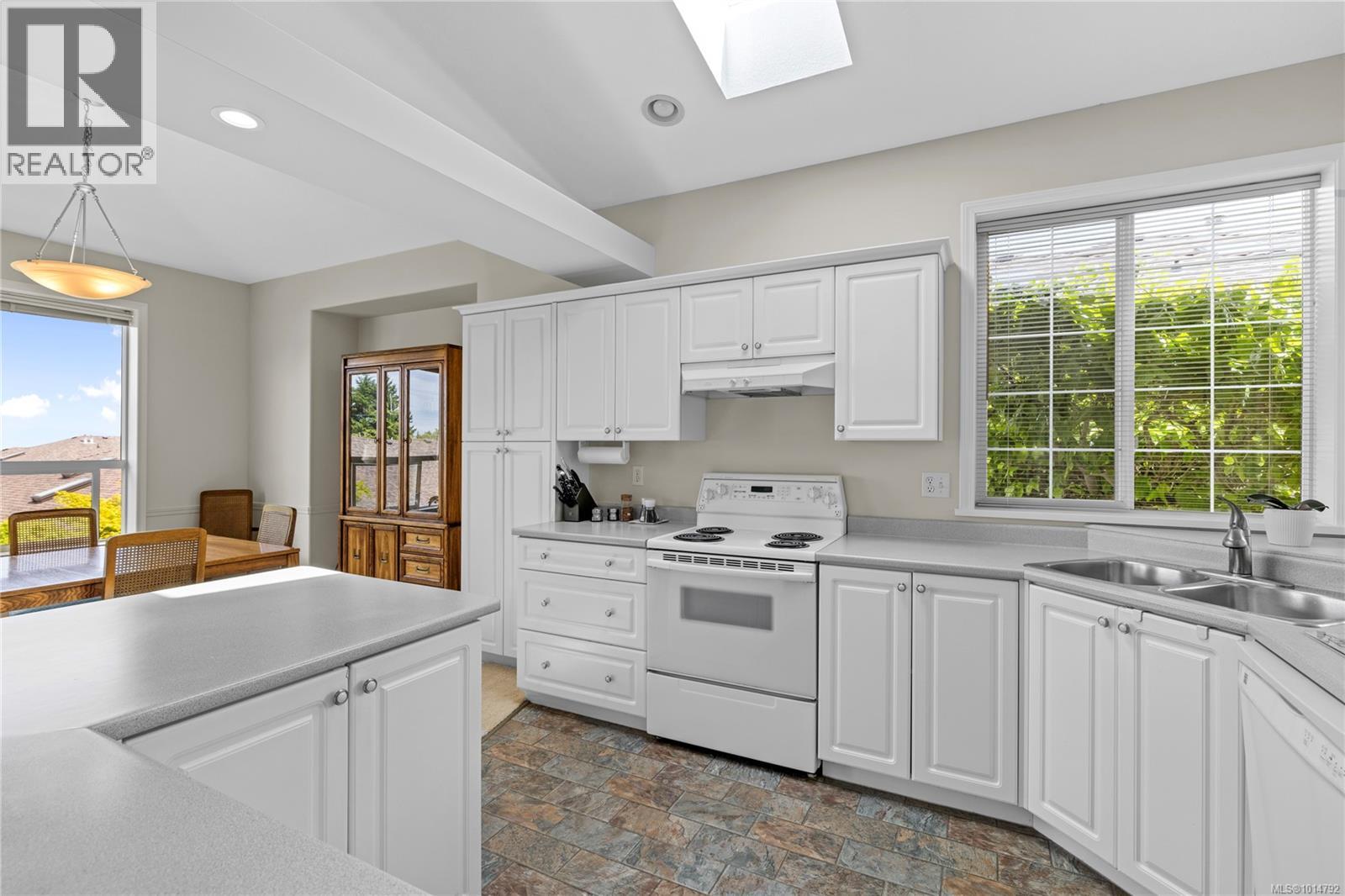 6339 Savary St, Nanaimo