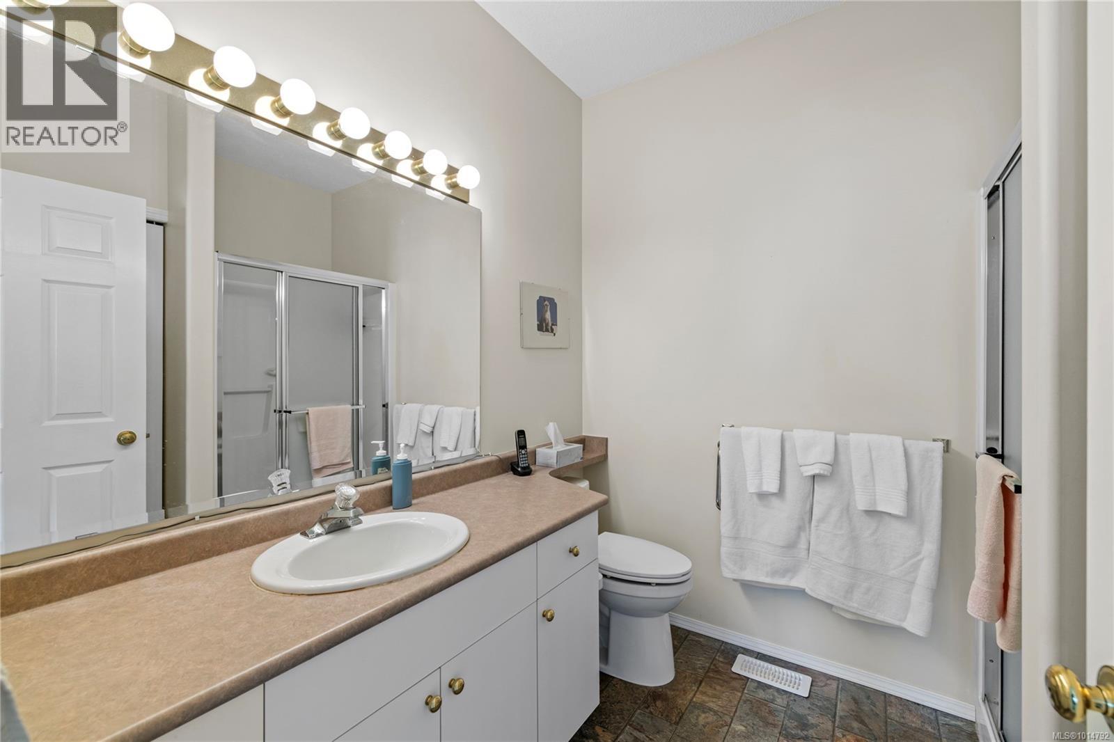 6339 Savary St, Nanaimo