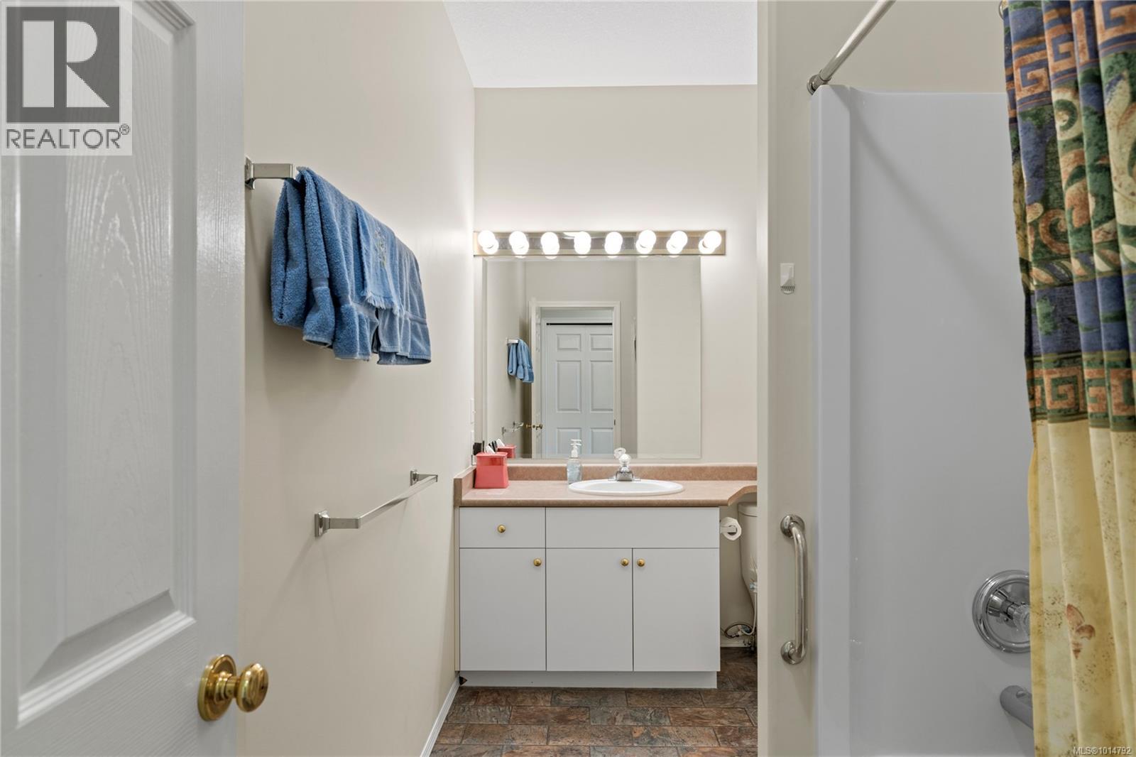 6339 Savary St, Nanaimo