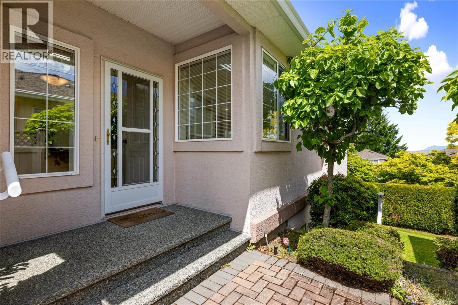 6339 Savary St, Nanaimo