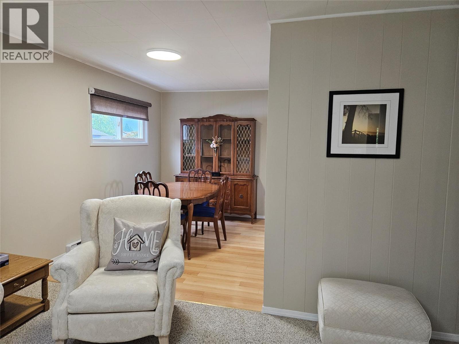 301 5TH Street NW, Nakusp