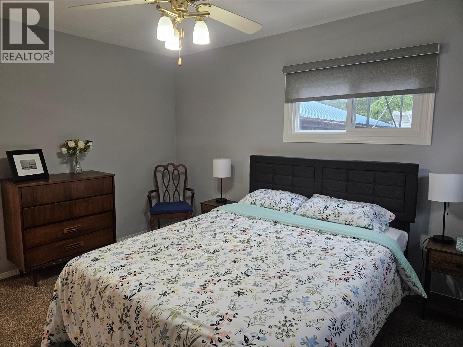 301 5TH Street NW, Nakusp