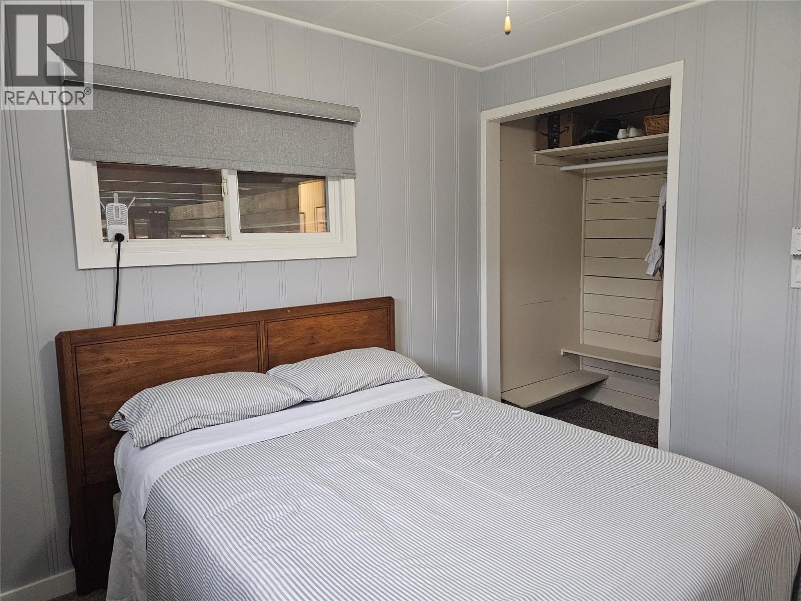 301 5TH Street NW, Nakusp