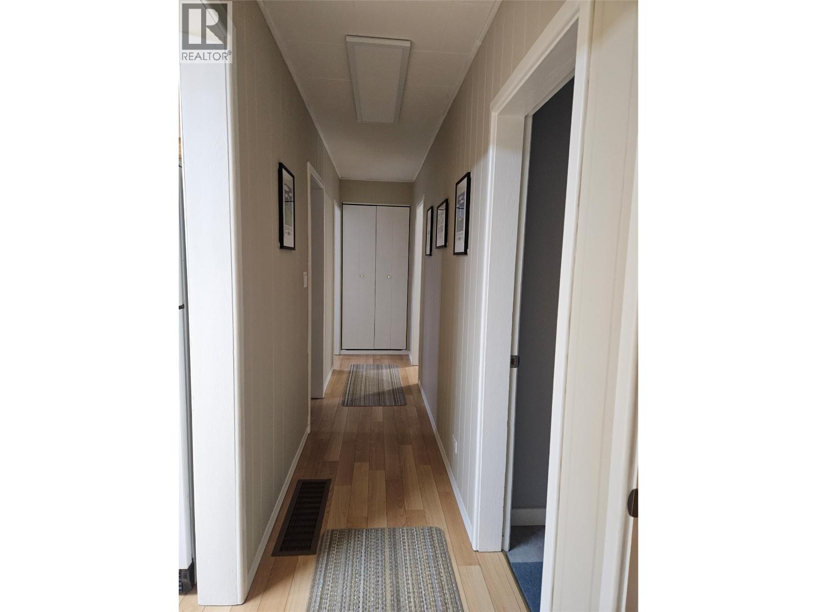 301 5TH Street NW, Nakusp